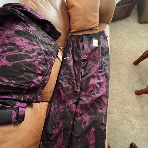 Siroko Women’s Snow Pants/Jacket - Picture 14 of 14